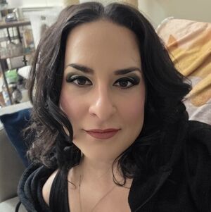 Meet your Posher, Carla